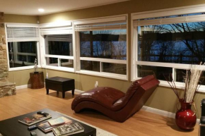 C19 Conscious, QUIET, ADULT Lake View Rental